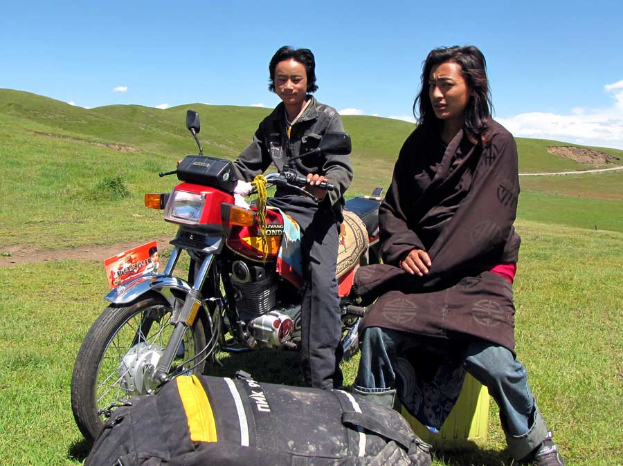 Молодые тибетцы